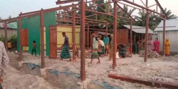 এক ইউপি সদস্য রাতারাতি লুটে নিলো স্কুল ঘর