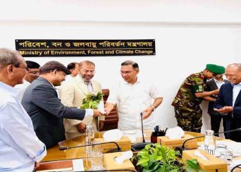 পরিবেশ রক্ষায় কর্মকর্তাদের সক্রিয় হওয়ার নির্দেশ প্রধানমন্ত্রীর